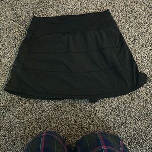 Lululemon Athletica Black Mini Skater Skirt with Pleats for Casual Wear